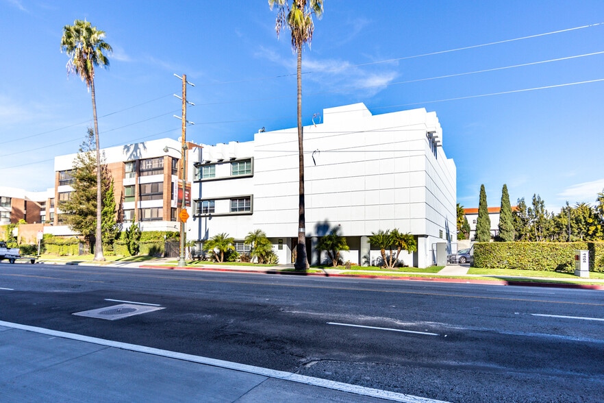 4451-4465 Wilshire Blvd, Los Angeles, CA for lease - Building Photo - Image 1 of 10