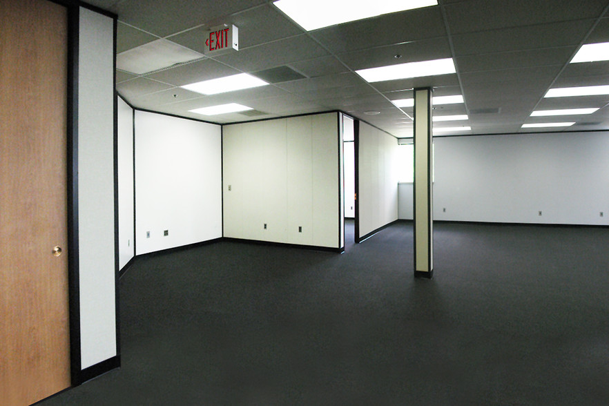 3500-3560 Park Center Dr, Dayton, OH for lease - Interior Photo - Image 3 of 7