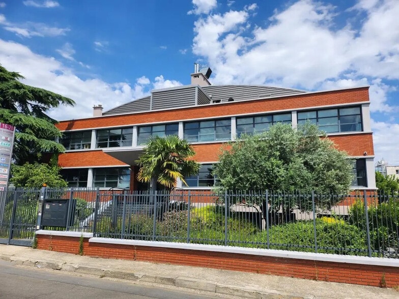 16-20 Rue Louis Rameau, Bezons for lease - Building Photo - Image 1 of 9