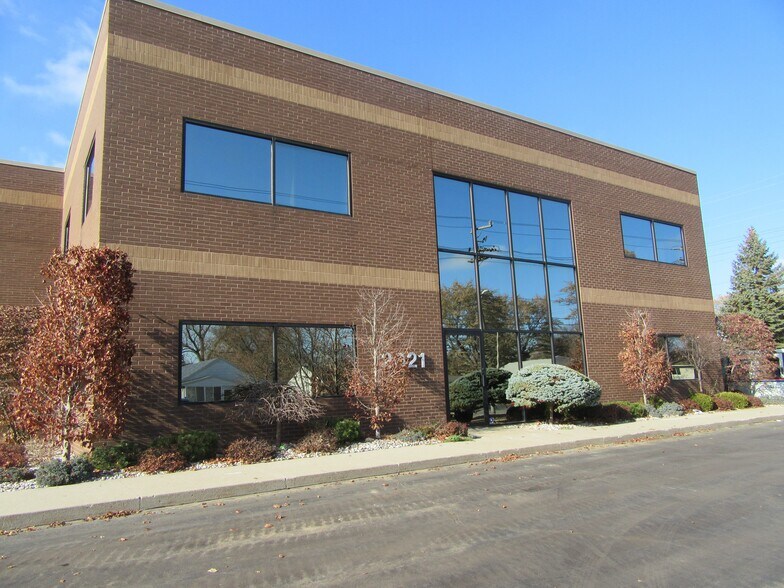 2021 16th St, Port Huron, MI 48060