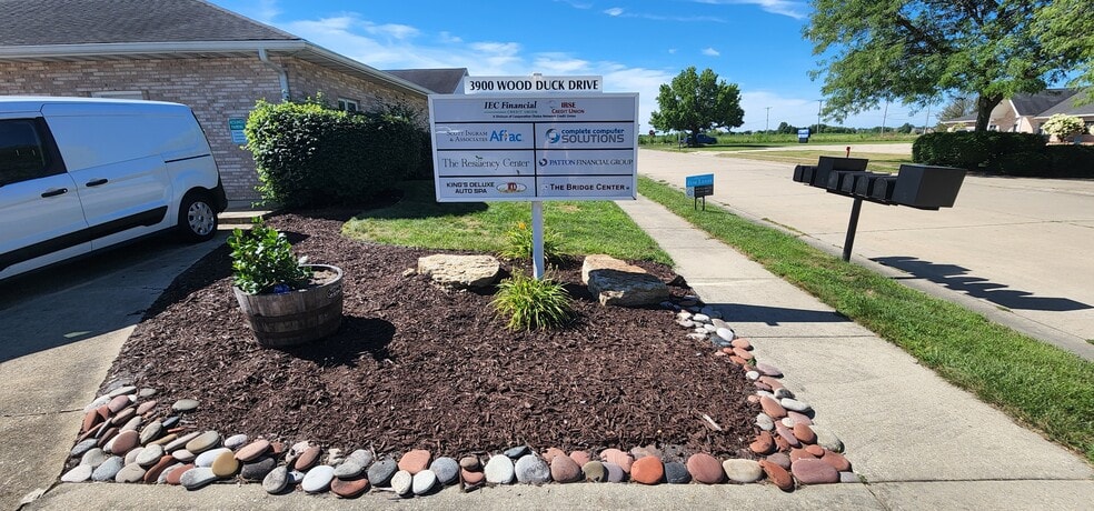 3901 Wood Duck, Springfield, IL for lease - Interior Photo - Image 3 of 12