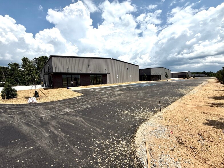 100 War Birds blvd, Spartanburg, SC for lease - Building Photo - Image 2 of 23