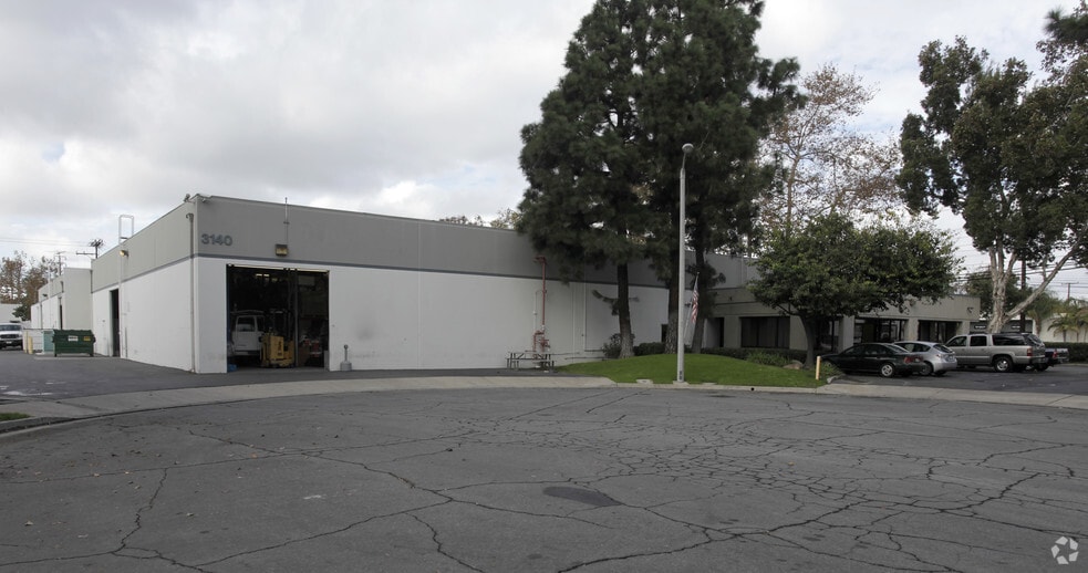 3140 W Warner Ave, Santa Ana, CA for lease - Building Photo - Image 2 of 2