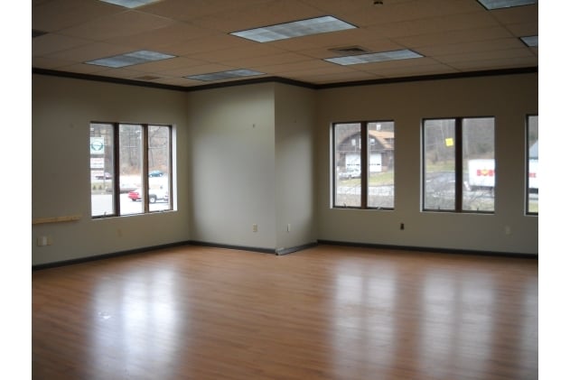106 Route 32, North Franklin, CT for lease Interior Photo- Image 1 of 18