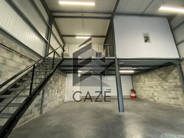 Flex in Ludon-Médoc for lease - Interior Photo - Image 2 of 9