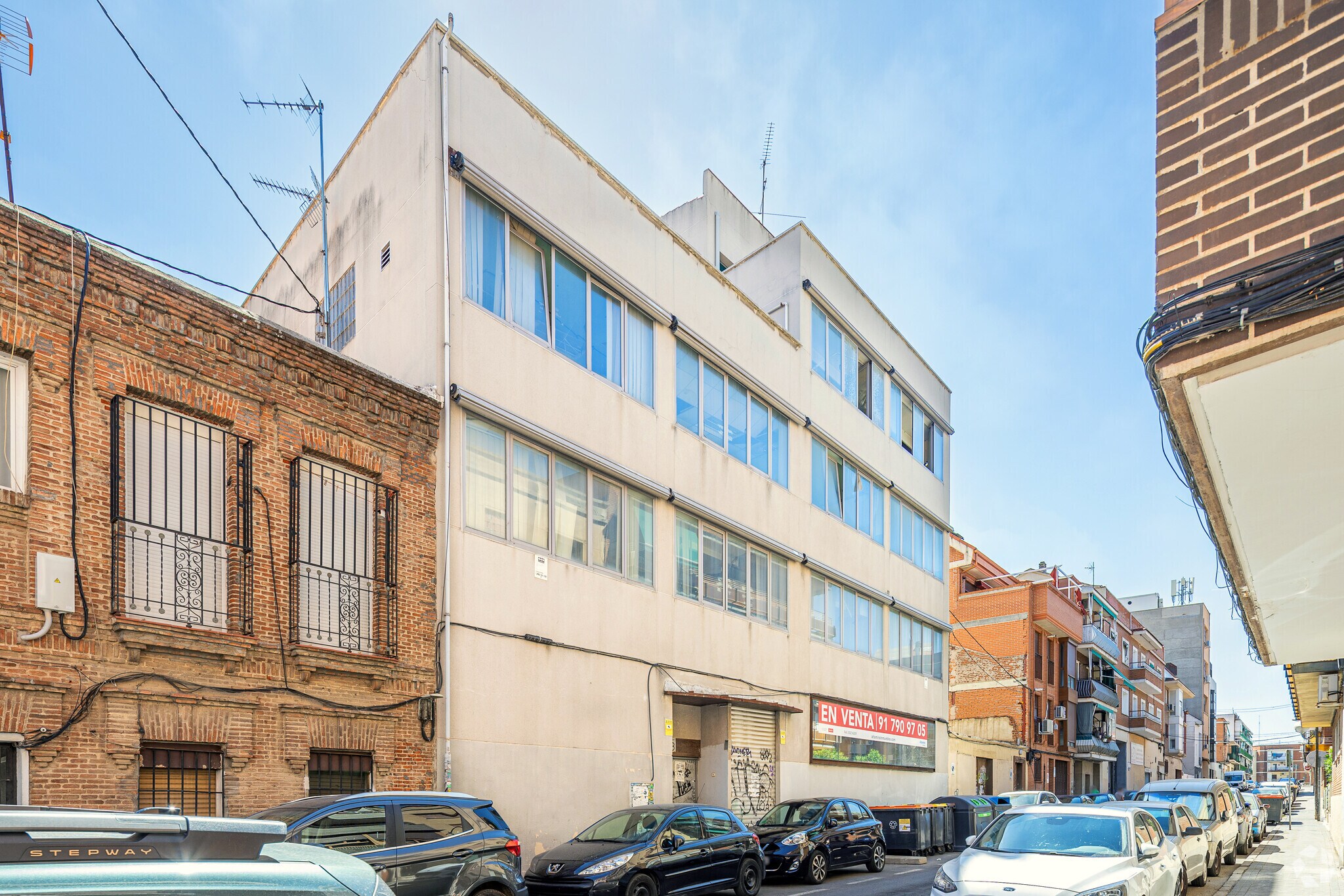 Calle Sallaberry, 73, Madrid, Madrid for sale Primary Photo- Image 1 of 1