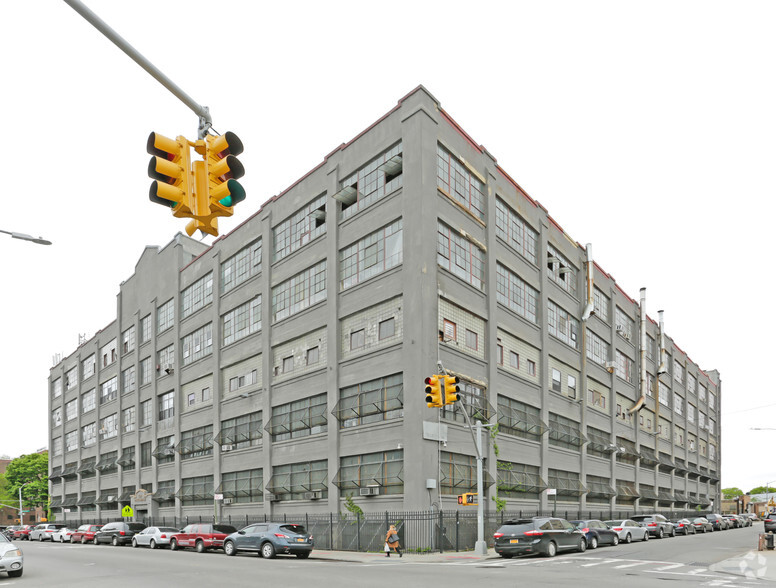 544-560 Park Ave, Brooklyn, NY for lease - Primary Photo - Image 2 of 27