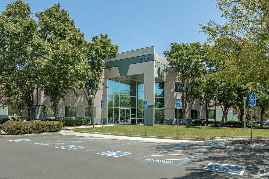 3343 Capital Center Dr, Rancho Cordova, CA for lease - Building Photo - Image 2 of 11