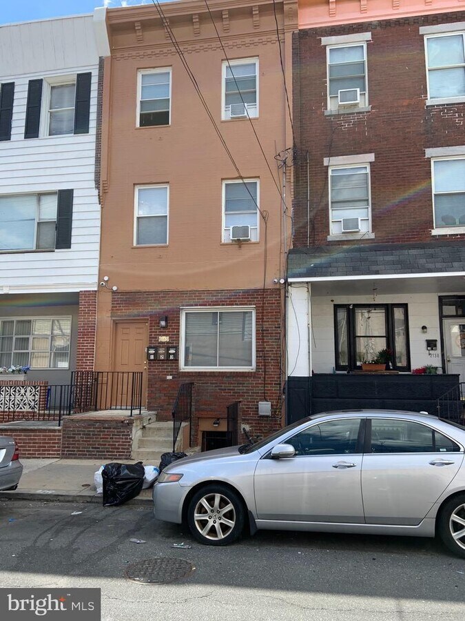 2140 S 10th St, Philadelphia, PA 19148