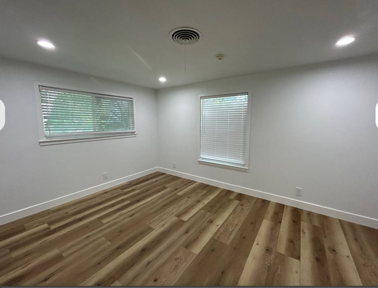 8060 Highway 290 W, Austin, TX for lease - Building Photo - Image 3 of 10