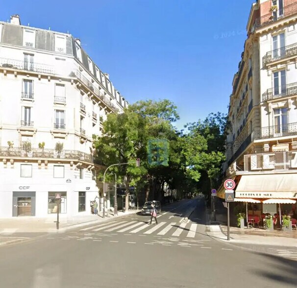 Retail in Paris for lease - Building Photo - Image 2 of 3