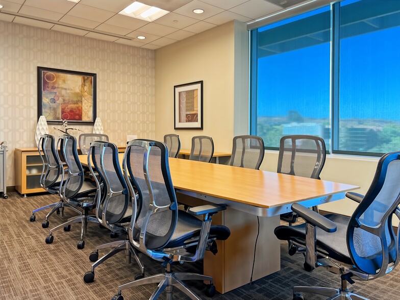 25350 Magic Mountain Pky, Valencia, CA for lease - Interior Photo - Image 2 of 15