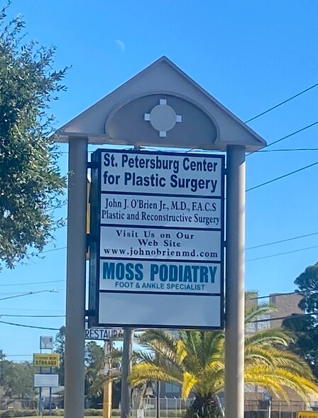 7855 38th Ave N, Saint Petersburg, FL for lease - Building Photo - Image 2 of 12