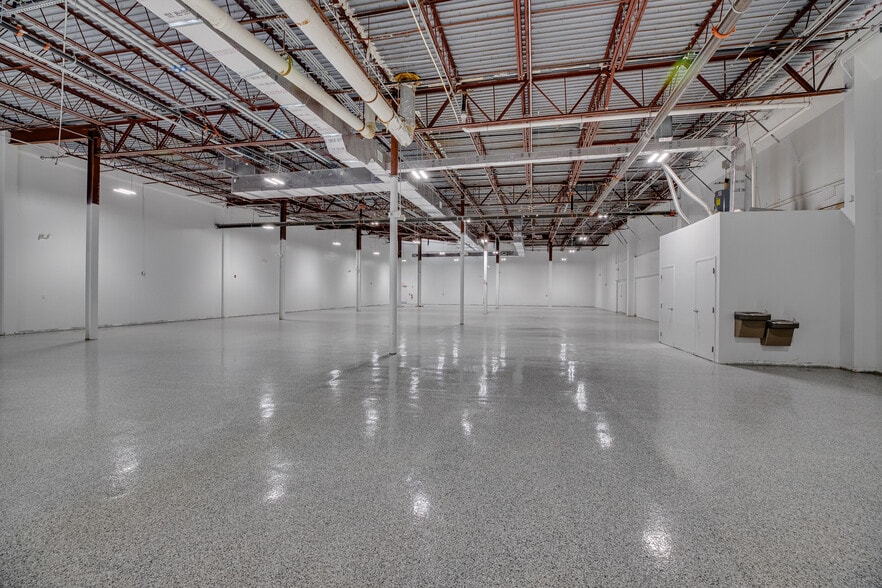 4100-4300 Okeechobee Rd, Fort Pierce, FL for lease - Interior Photo - Image 3 of 11