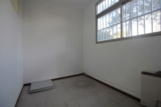 Retail in Madrid, Madrid for lease Interior Photo- Image 1 of 3