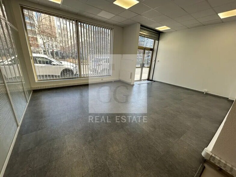 Office in Lyon for lease - Interior Photo - Image 2 of 11