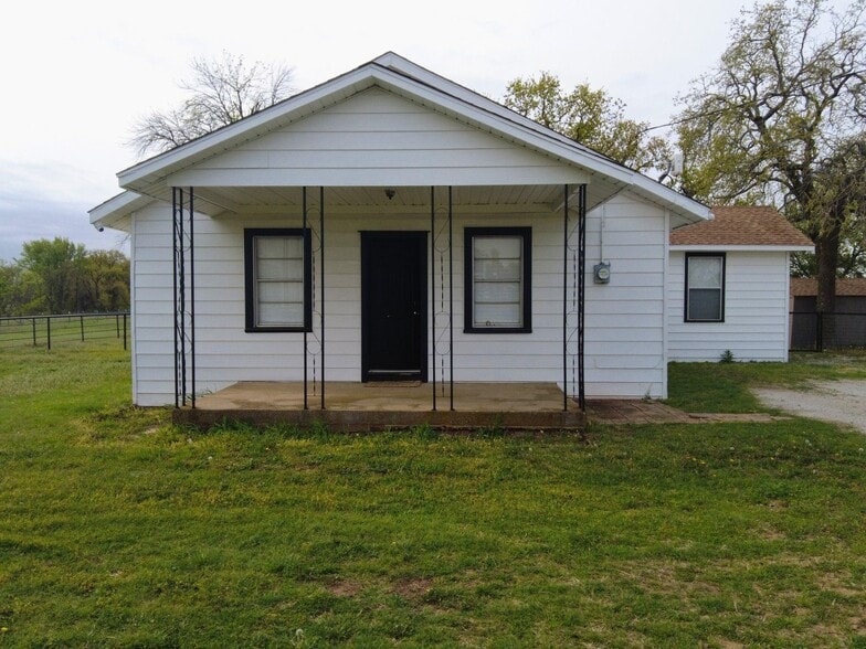 103 Cartwright Park Rd, Weatherford, TX for lease - Primary Photo - Image 1 of 13