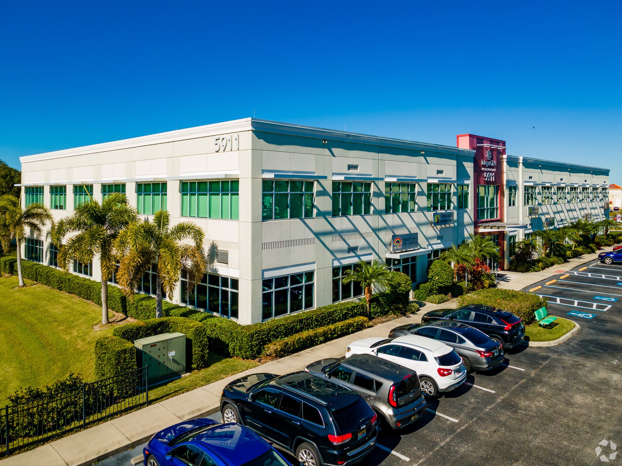 5911 N Honore Ave, Sarasota, FL 34243