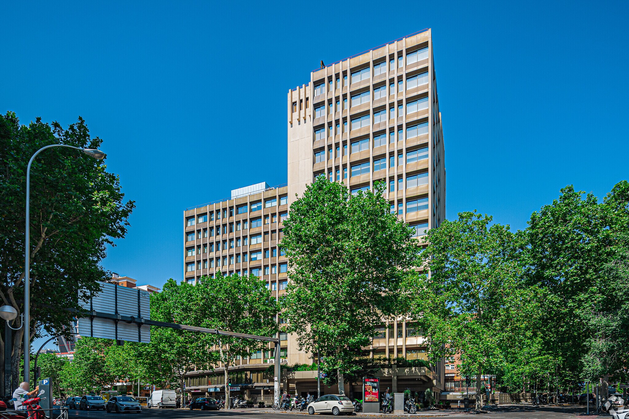 Calle de Agustín de Foxá, 25, Madrid, Madrid for lease Primary Photo- Image 1 of 15