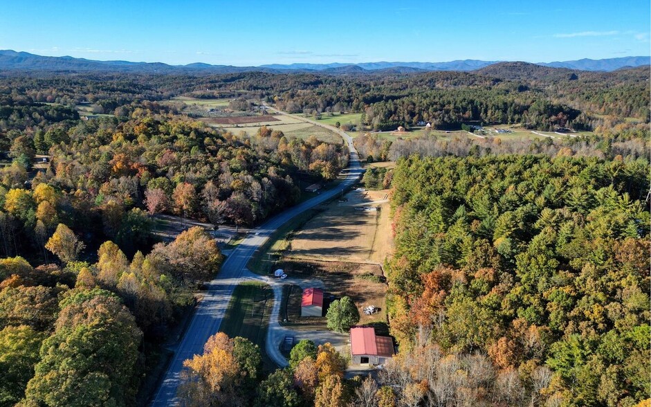 72 Lance Crossing rd, Blairsville, GA for sale - Building Photo - Image 2 of 23