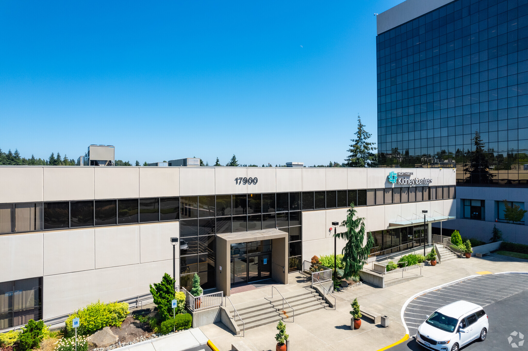 17900 International Blvd, Seatac, WA for lease Building Photo- Image 1 of 8