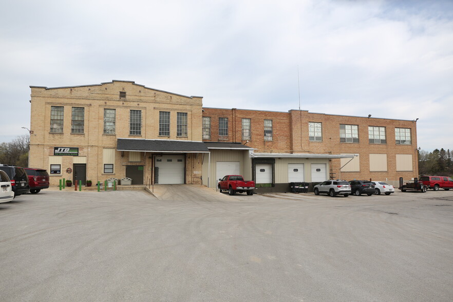 44 Walnut St, Chilton, WI for lease - Building Photo - Image 1 of 9