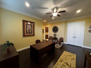 11601 Spring-cypress Rd, Tomball, TX for lease Interior Photo- Image 1 of 20