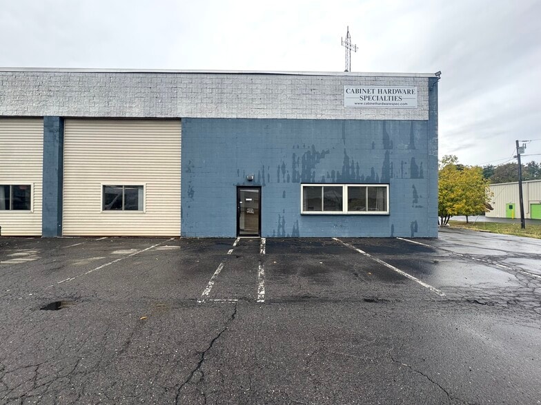 50 Chelton Ave, West Hartford, CT for lease - Building Photo - Image 1 of 11