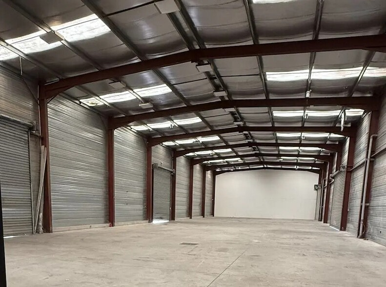 Industrial in Bègles for lease - Interior Photo - Image 3 of 6