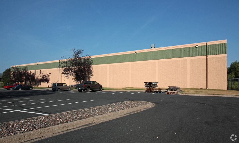 2444 Enterprise Dr, Mendota Heights, MN for lease - Building Photo - Image 2 of 5