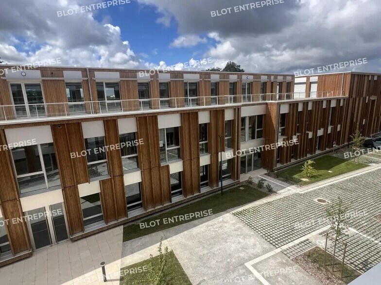 Office in Saint-Jacques-de-la-Lande for lease - Building Photo - Image 3 of 14