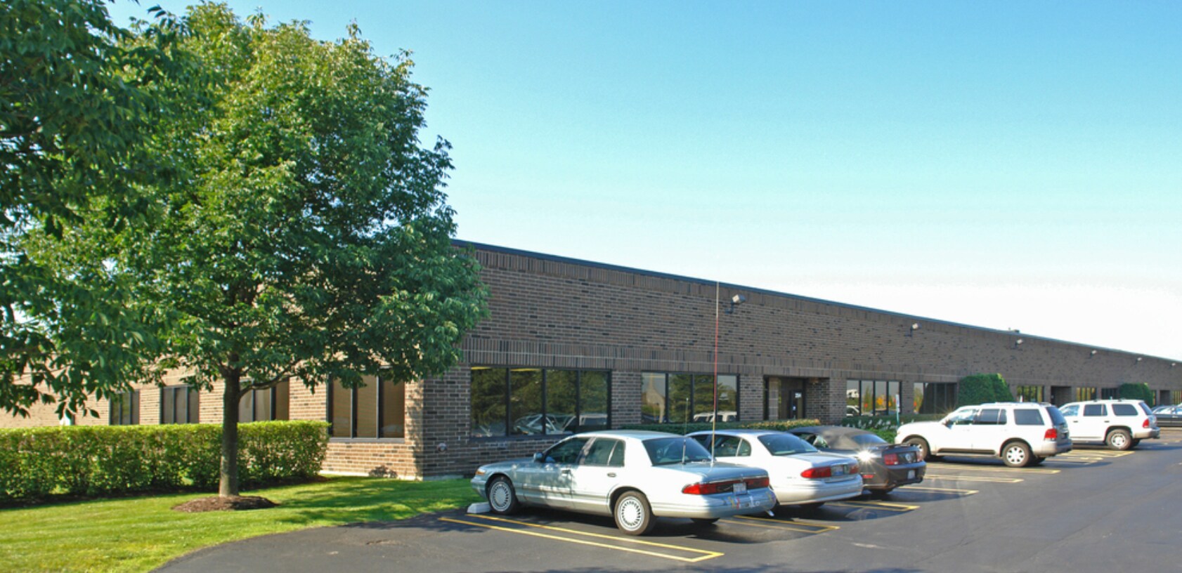 250-270 Tubeway Dr, Carol Stream, IL for lease Building Photo- Image 1 of 8