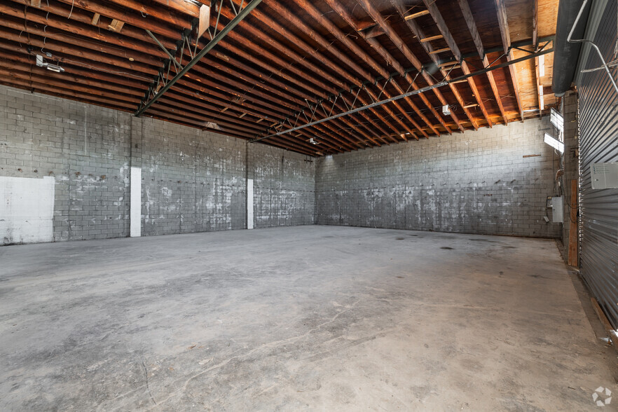 112 N Chester Ave, Compton, CA for lease - Interior Photo - Image 2 of 26