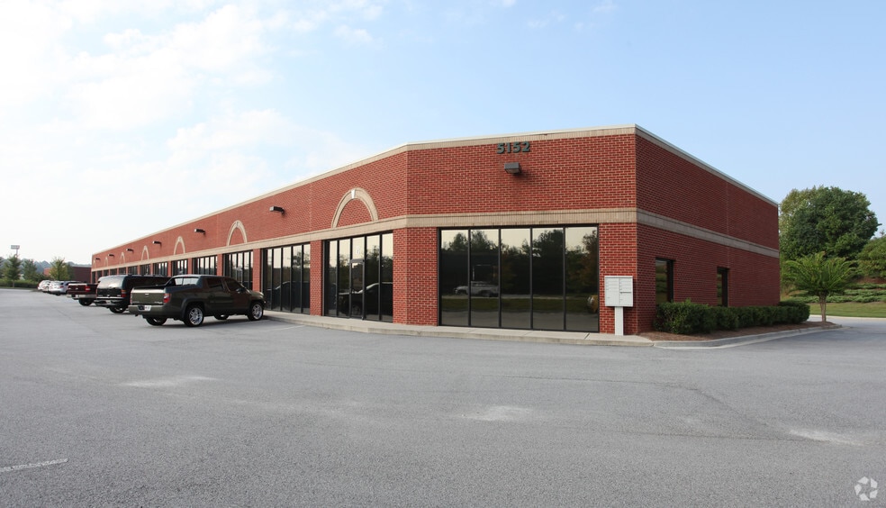 5152 Bellewood Ct, Buford, GA for lease - Primary Photo - Image 1 of 7