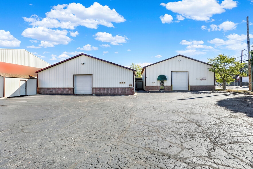 3291 Madison Ave portfolio of 2 properties for sale on LoopNet.com - Building Photo - Image 2 of 24