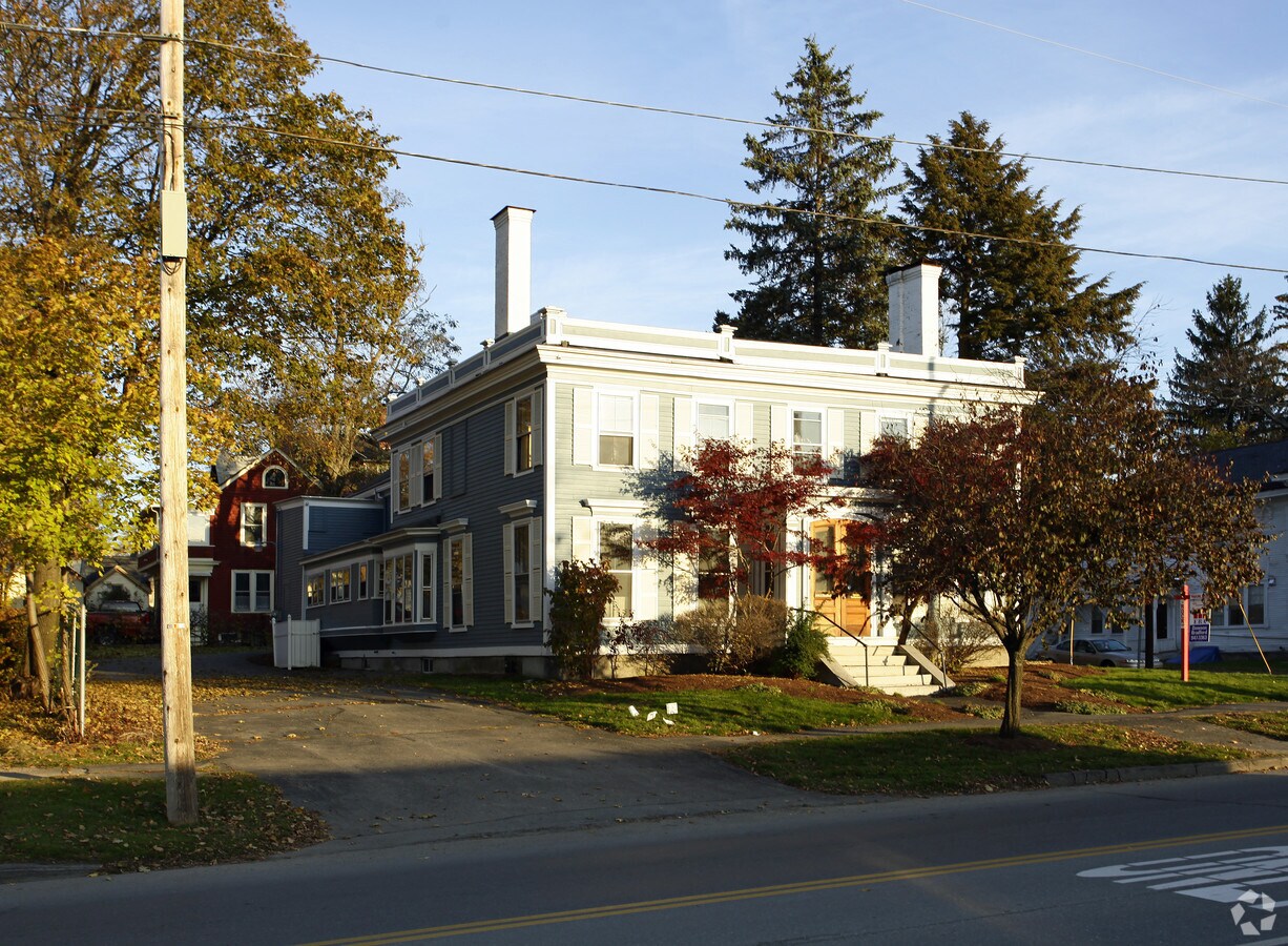 151 Broadway, Bangor, ME 04401