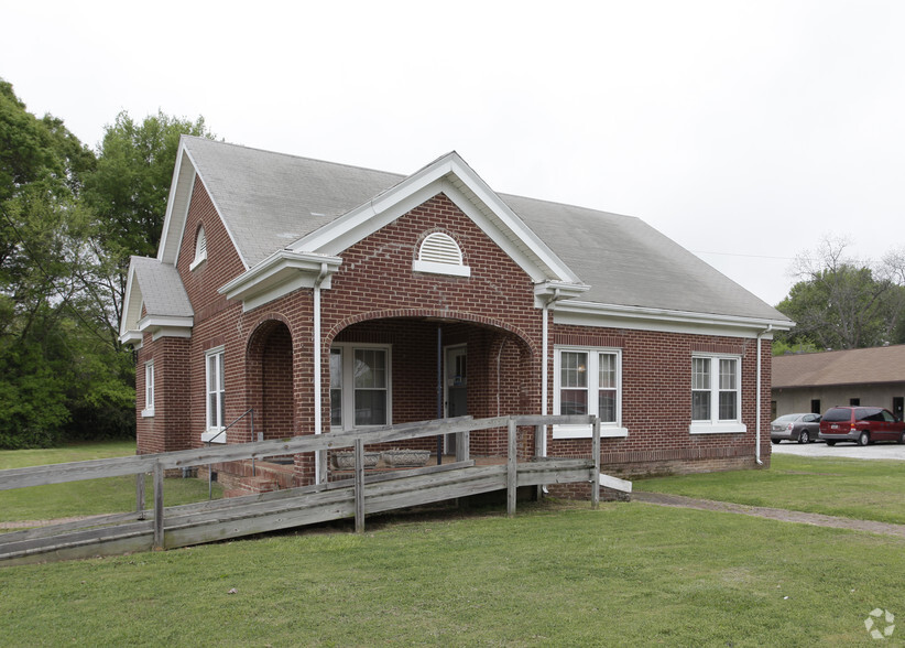 420 N Main St, Woodruff, SC for sale - Primary Photo - Image 1 of 1