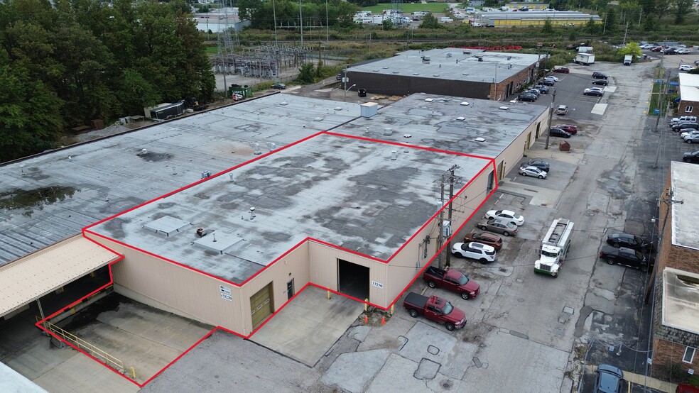 33220-33250 Lakeland Blvd, Eastlake, OH for lease - Building Photo - Image 1 of 16