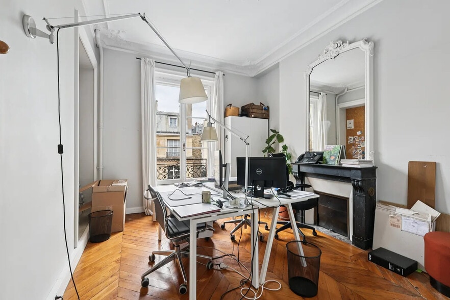 11 Rue Lincoln, Paris for lease - Interior Photo - Image 2 of 15