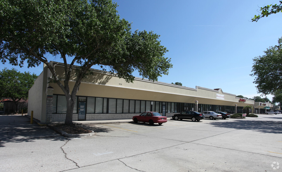 7445 103rd St, Jacksonville, FL for lease - Building Photo - Image 1 of 8