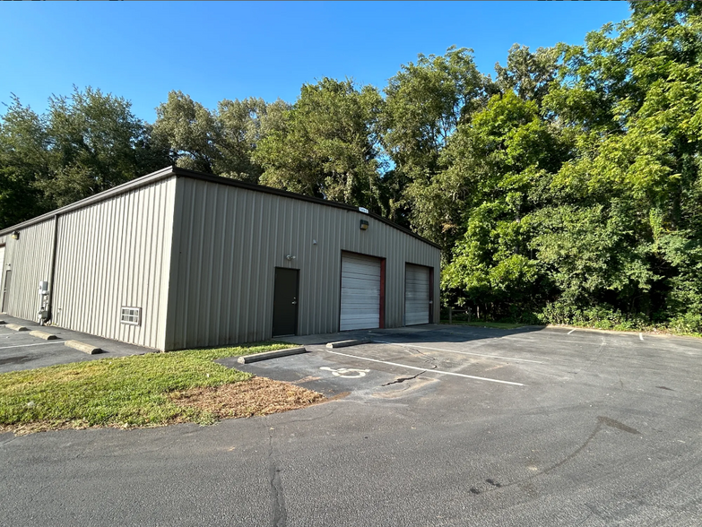 133 Chester Ct, Bowling Green, KY for lease - Building Photo - Image 2 of 9