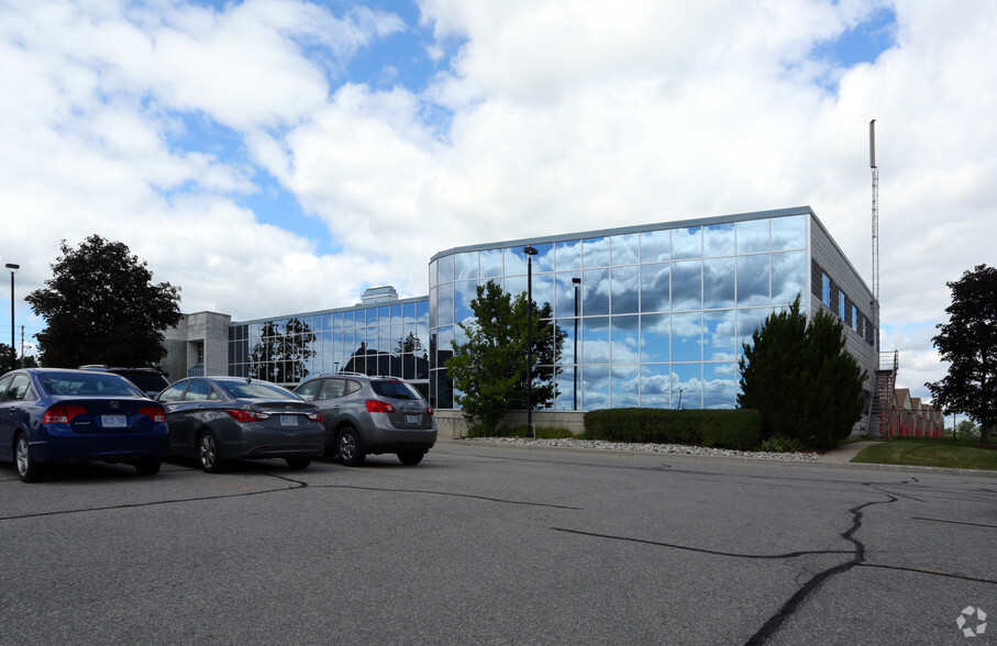 660 Speedvale Ave W, Guelph, ON for lease - Building Photo - Image 2 of 4