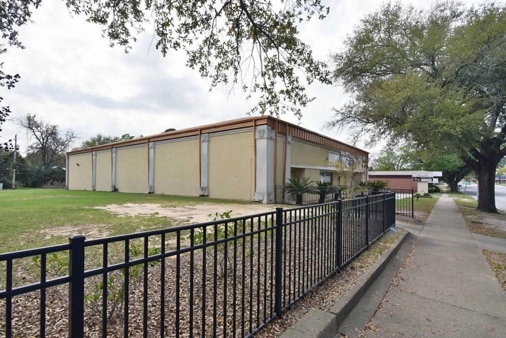 610 W Oglethorpe Blvd, Albany, GA 31701 Specialty for Sale