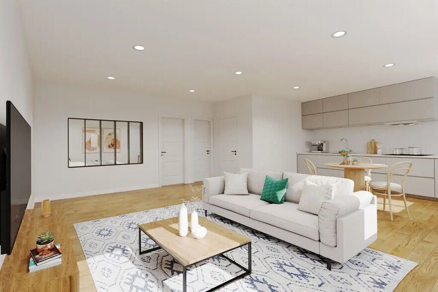 Retail in Marseille for sale - Interior Photo - Image 1 of 7