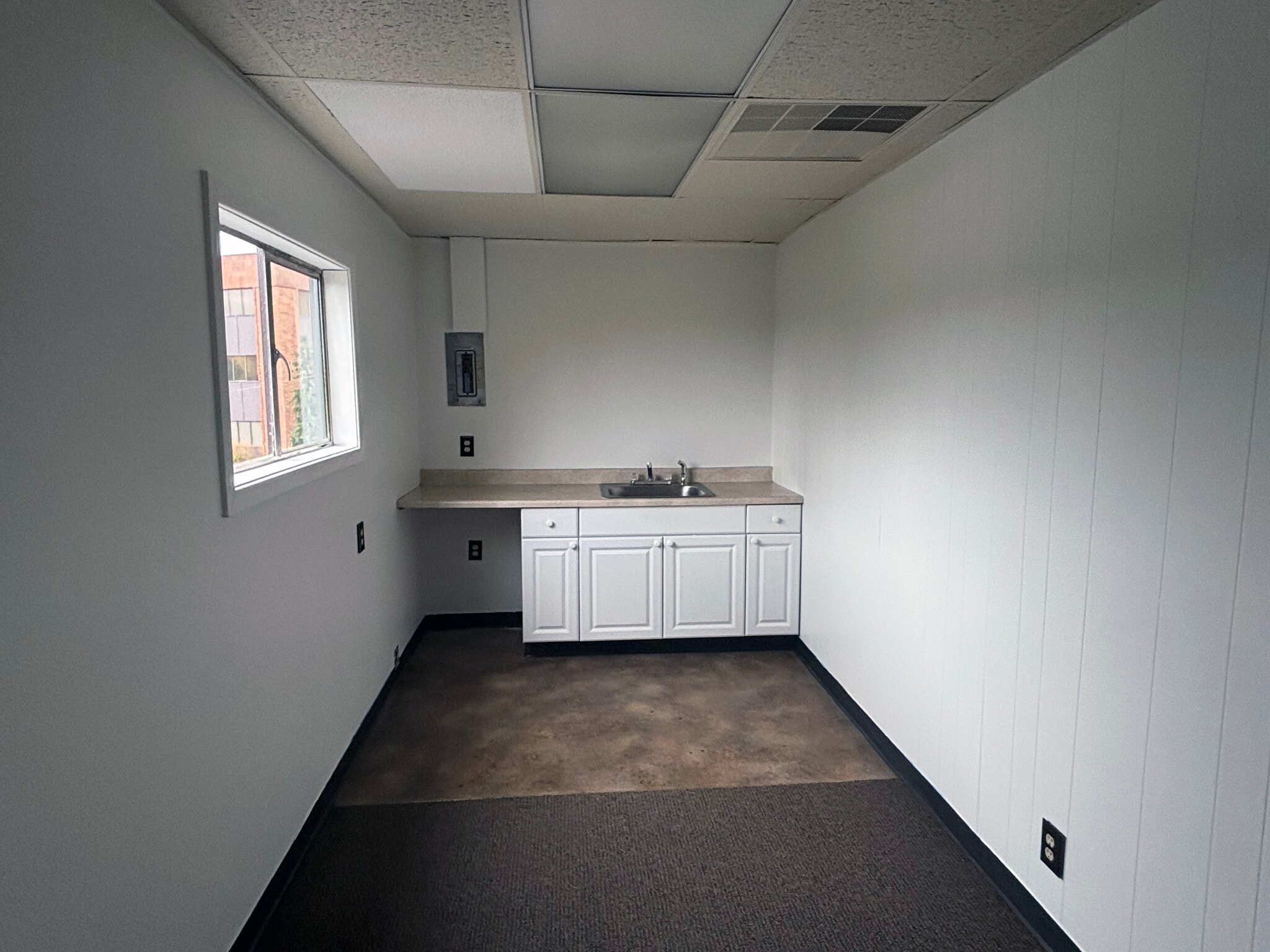 9442 SW Barbur Blvd, Portland, OR for lease Interior Photo- Image 1 of 3