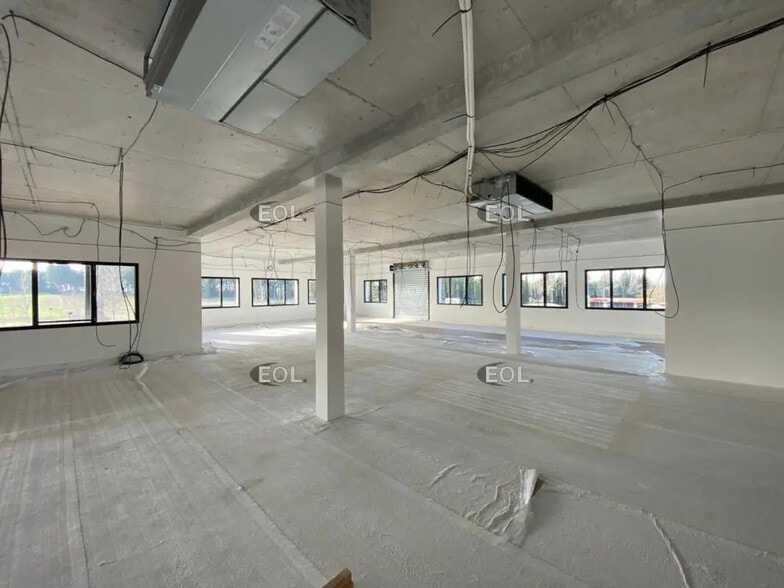 Office in Éguilles for lease - Building Photo - Image 2 of 17