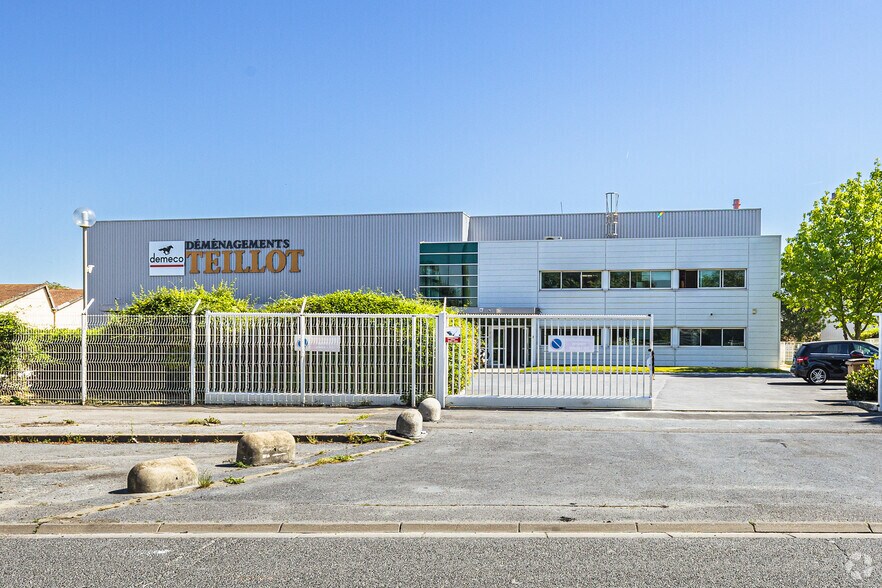 Flex in Vitry-sur-Seine for lease - Building Photo - Image 2 of 2