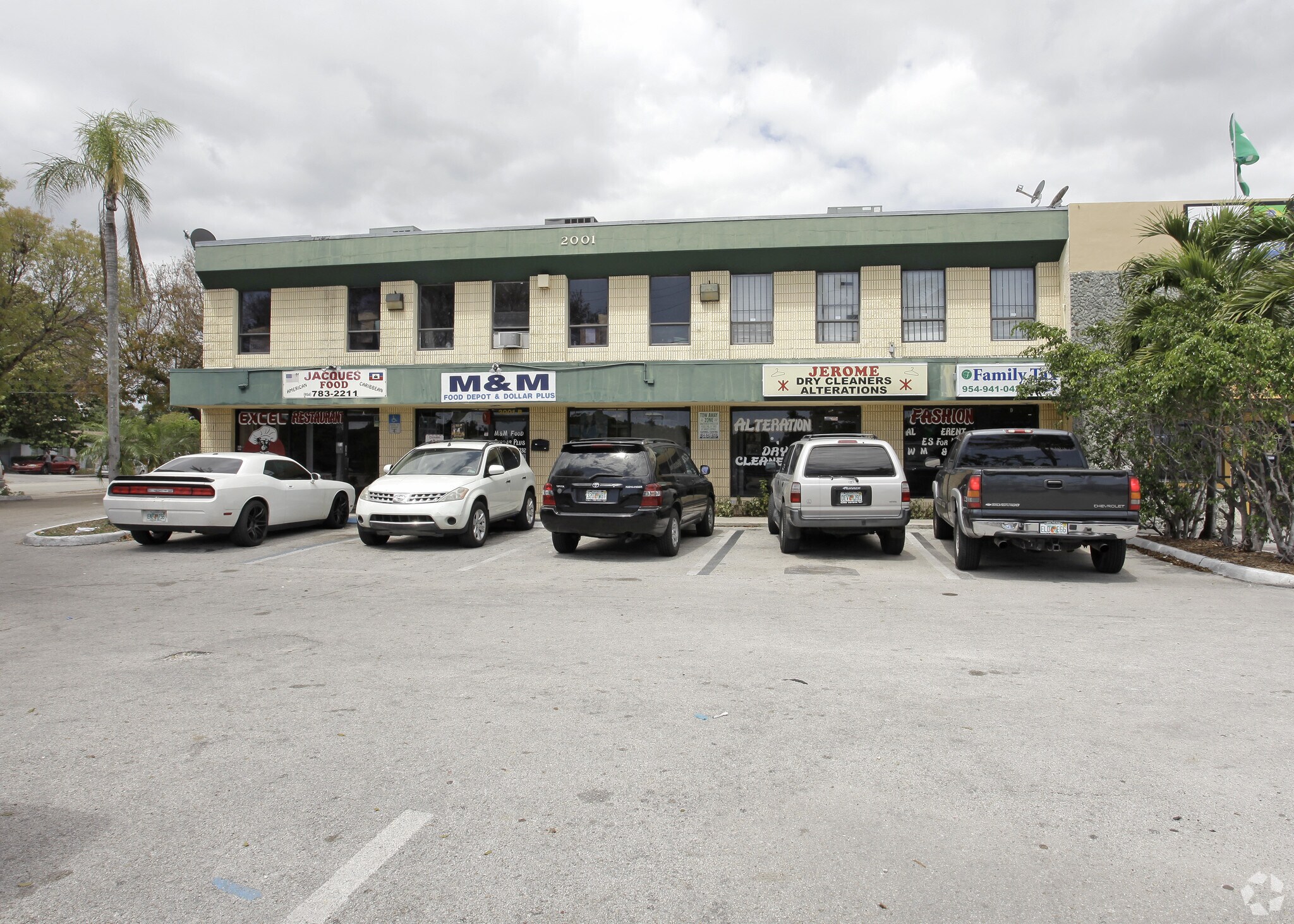 2001 N Dixie Hwy, Pompano Beach, FL for lease Building Photo- Image 1 of 24