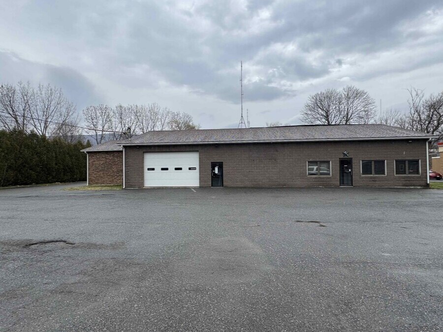 185 Columbia St, Adams, MA for lease Building Photo- Image 1 of 1
