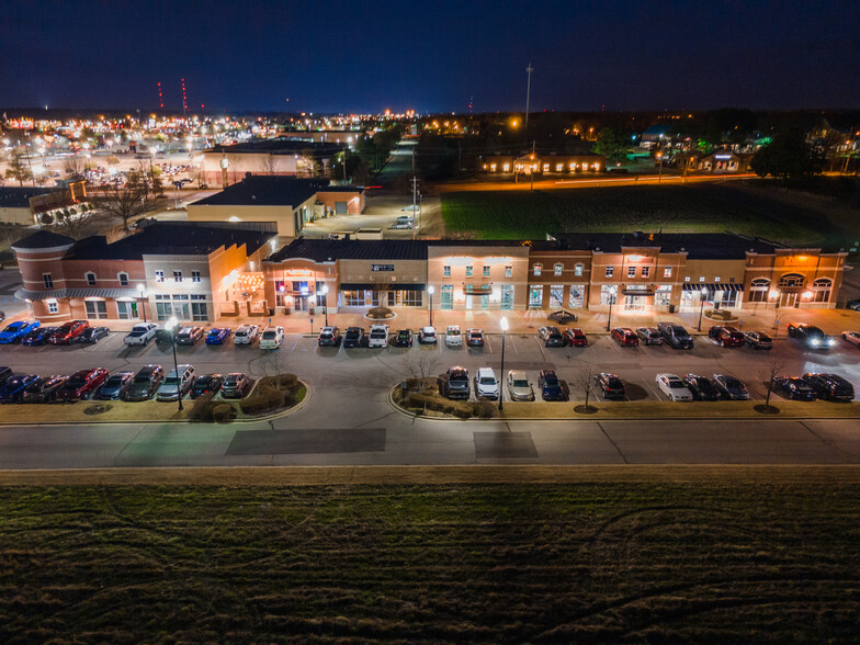 8100 Macon Station Dr, Cordova, TN for lease - Building Photo - Image 1 of 10